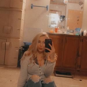 Meet your Posher, Alexis